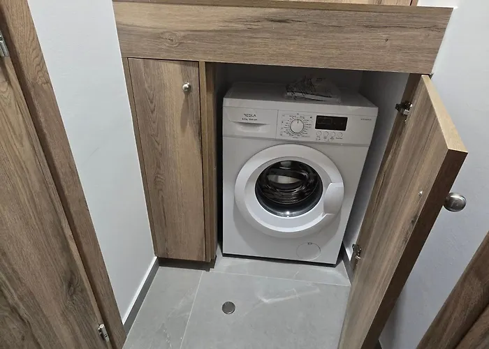 Emily's One Bedroom Flat アパート パ フォス